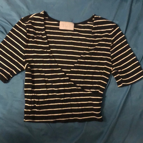 Striped crop top - Picture 3 of 3